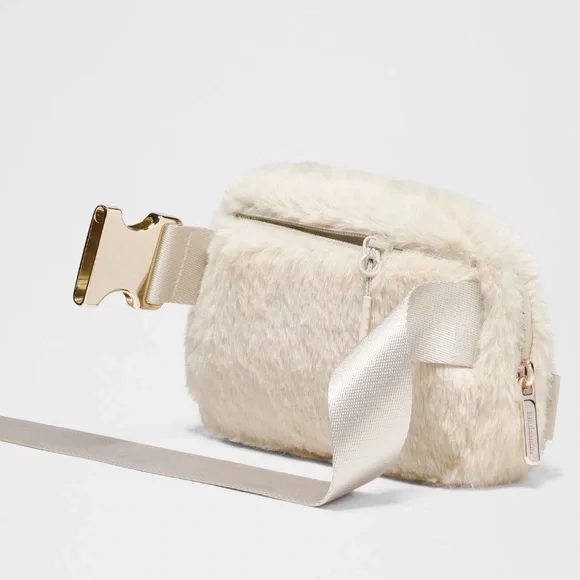 🆕 LULULEMON Everywhere Belt Bag Plush Fleece *Rhinestone Logo! NEW Ivory/Gold - Picture 6 of 17